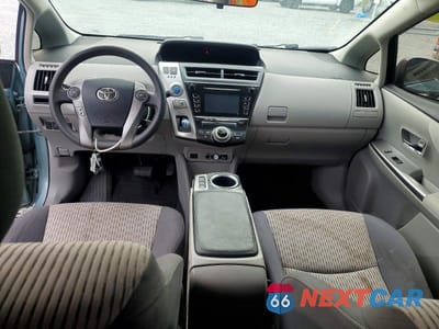 Zdjęcie 8 z 12 samochodu: 2015 TOYOTA PRIUS V TWO VIN:JTDZN3EU2FJ036314 - miniatura