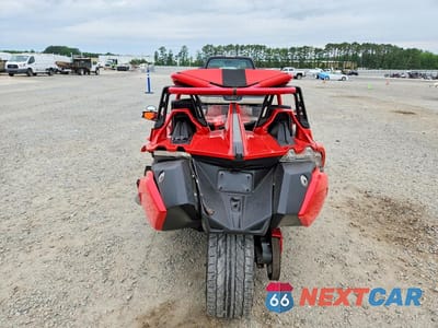 Czwarte zdjęcie samochodu z boku: 2015 POLARIS SLINGSHOT SL VIN:57XAAPFA2F5103286 - miniatura