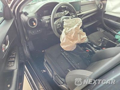 Zdjęcie 8 z 12 samochodu: 2019 KIA FORTE FE VIN:3KPF24AD7KE137749 - miniatura