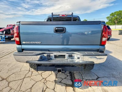 Zdjęcie 6 z 12 samochodu: 2006 CHEVROLET SILVERADO K2500 HEAVY DUTY VIN:1GCHK23D86F215669 - miniatura