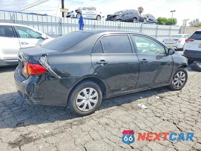 Trzecie zdjęcie samochodu z tyłu: 2010 TOYOTA COROLLA LE VIN:1NXBU4EE1AZ285449 - miniatura