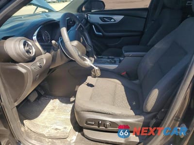 Zdjęcie 7 z 13 samochodu: 2021 CHEVROLET BLAZER 2LT VIN:3GNKBCR42MS553989 - miniatura