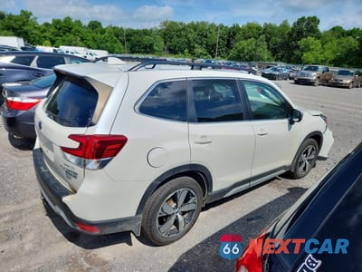 Trzecie zdjęcie samochodu z tyłu: 2020 SUBARU FORESTER TOURING VIN:JF2SKAXC7LH595333 - miniatura