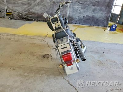 Czwarte zdjęcie samochodu z boku: 2002 SUZUKI VL1500 VIN:JS1VY51A022100491 - miniatura