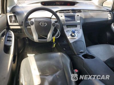 Zdjęcie 8 z 12 samochodu: 2015 TOYOTA PRIUS VIN:JTDKN3DU3F0454731 - miniatura