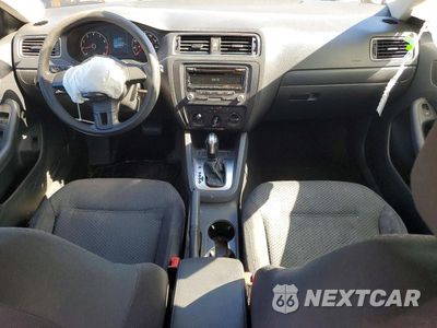 Zdjęcie 8 z 12 samochodu: 2014 VOLKSWAGEN JETTA BASE/S VIN:3VW2K7AJ7EM396190 - miniatura