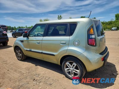 Drugie zdjęcie samochodu z przodu: 2010 KIA SOUL + VIN:KNDJT2A20A7178359 - miniatura