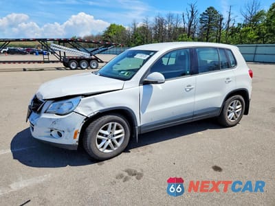 2011 VOLKSWAGEN TIGUAN WVGBV7AX2BW524096 - główne zdjęcie licytacji z USA - miniatura