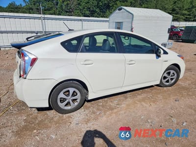 Trzecie zdjęcie samochodu z tyłu: 2015 TOYOTA PRIUS FOUR VIN:JTDKN3DU2F2002421 - miniatura