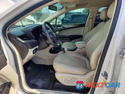 Zdjęcie 7 z 13 samochodu: 2018 LINCOLN MKC PREMIERE VIN:5LMCJ1C95JUL14837 - miniatura