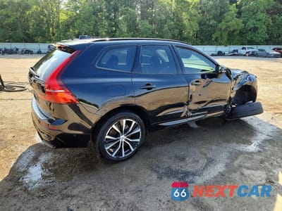 Trzecie zdjęcie samochodu z tyłu: 2025 VOLVO XC60 PLUS VIN:YV4M12RC4S1113077 - miniatura