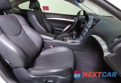 Piąte zdjęcie samochodu w środku: 2015 INFINITI Q60 COUPE JOURNEY VIN:JN1CV6EK0FM870654 - miniatura
