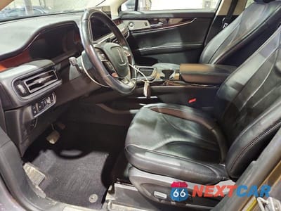Zdjęcie 7 z 14 samochodu: 2023 LINCOLN NAUTILUS RESERVE VIN:2LMPJ8K92PBL08186 - miniatura