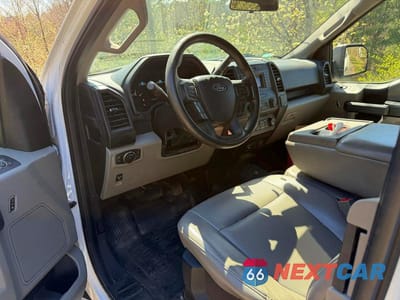 Piąte zdjęcie samochodu w środku: 2019 FORD F150 SUPER CAB VIN:1FTEX1EP4KFA03349 - miniatura