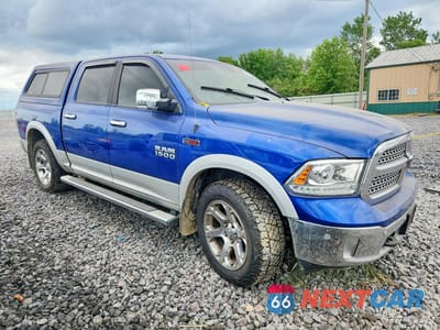 Czwarte zdjęcie samochodu z boku: 2018 RAM 1500 LARAMIE VIN:1C6RR7NM7JS255842 - miniatura