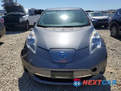 Piąte zdjęcie samochodu w środku: 2015 NISSAN LEAF SV VIN:1N4AZ0CP8FC323762 - miniatura