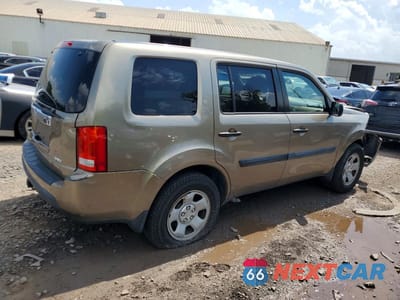Trzecie zdjęcie samochodu z tyłu: 2011 HONDA PILOT LX VIN:5FNYF4H20BB097932 - miniatura