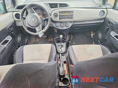 Zdjęcie 8 z 13 samochodu: 2012 TOYOTA YARIS 5-DOOR L VIN:JTDKTUD38CD514378 - miniatura