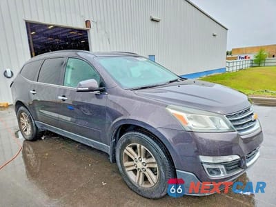 Czwarte zdjęcie samochodu z boku: 2017 CHEVROLET TRAVERSE LT VIN:1GNKVGKDXHJ127581 - miniatura