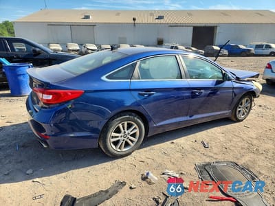 Trzecie zdjęcie samochodu z tyłu: 2015 HYUNDAI SONATA SE VIN:5NPE24AF8FH182715 - miniatura