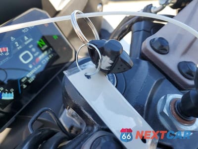 Zdjęcie 8 z 9 samochodu: 2024 SUZUKI GSX800 F VIN:JS1EM13B0R7103270 - miniatura