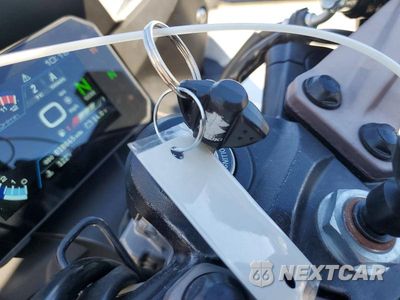 Zdjęcie 8 z 9 samochodu: 2024 SUZUKI GSX800 F VIN:JS1EM13B0R7103270 - miniatura