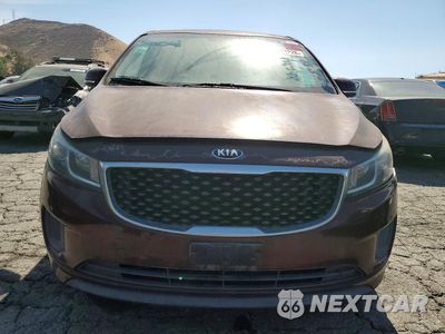 Piąte zdjęcie samochodu w środku: 2017 KIA SEDONA LX VIN:KNDMB5C18H6266288 - miniatura