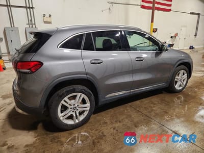 Trzecie zdjęcie samochodu z tyłu: 2021 MERCEDES-BENZ GLA 250 4MATIC VIN:W1N4N4HB7MJ139549 - miniatura