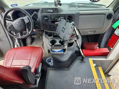 Zdjęcie 8 z 13 samochodu: 2021 FORD E350 SHUTTLE BUS VIN:1FDEE3FN5MDC10714 - miniatura
