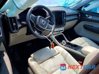 Zdjęcie 8 z 14 samochodu: 2023 VOLVO XC40 PLUS VIN:YV4L12UW8P2911760 - miniatura