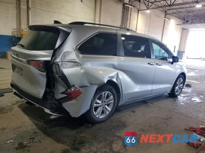 Trzecie zdjęcie samochodu z tyłu: 2023 TOYOTA SIENNA XSE 7-PASSENGER VIN:5TDDSKFC0PS093313 - miniatura