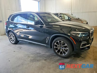 Czwarte zdjęcie samochodu z boku: 2019 BMW X5 XDRIVE40I VIN:5UXCR6C56KLL24096 - miniatura