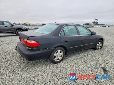 Trzecie zdjęcie samochodu z tyłu: 2000 HONDA ACCORD EX VIN:1HGCG1655YA086527 - miniatura