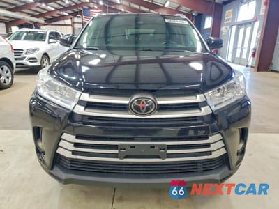 Piąte zdjęcie samochodu w środku: 2017 TOYOTA HIGHLANDER XLE VIN:5TDJZRFH0HS455564 - miniatura
