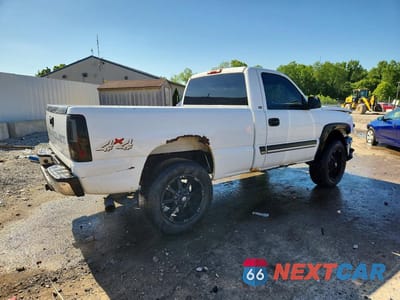 Trzecie zdjęcie samochodu z tyłu: 2003 CHEVROLET SILVERADO K1500 VIN:1GCEK14V13Z146242 - miniatura