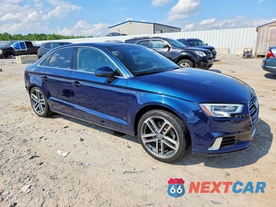 Czwarte zdjęcie samochodu z boku: 2019 AUDI A3 PREMIUM VIN:WAUAUGFF7K1025601 - miniatura
