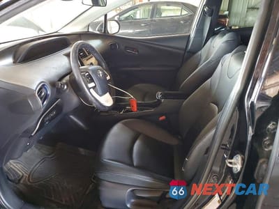 Zdjęcie 7 z 12 samochodu: 2017 TOYOTA PRIUS THREE TOURING VIN:JTDKARFU6H3045555 - miniatura