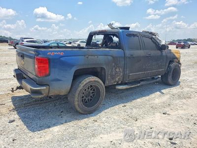 Trzecie zdjęcie samochodu z tyłu: 2017 CHEVROLET SILVERADO K1500 LT VIN:1GCVKREC0HZ114708 - miniatura