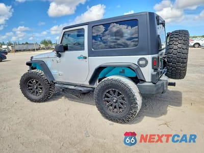 Drugie zdjęcie samochodu z przodu: 2008 JEEP WRANGLER SAHARA VIN:1J4FA54108L643749 - miniatura