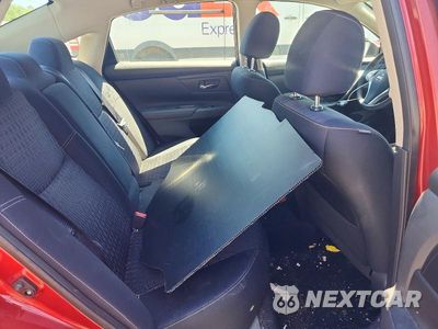 Zdjęcie 10 z 12 samochodu: 2016 NISSAN ALTIMA 2.5 VIN:1N4AL3AP8GC272156 - miniatura