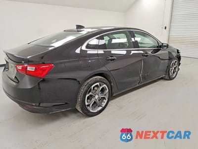 Trzecie zdjęcie samochodu z tyłu: 2023 CHEVROLET MALIBU LT VIN:1G1ZD5ST6PF192556 - miniatura