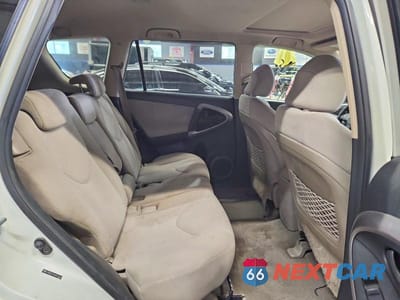 Zdjęcie 11 z 13 samochodu: 2006 TOYOTA RAV4 LIMITED VIN:JTMBD31V365012244 - miniatura
