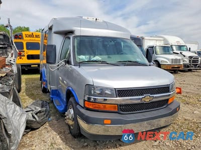 2017 CHEVROLET EXPRESS G3500 1GB3GRCG5H1102975 - główne zdjęcie licytacji z USA - miniatura
