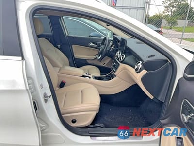 Piąte zdjęcie samochodu w środku: 2019 MERCEDES-BENZ GLA 250 4MATIC VIN:WDCTG4GB6KJ590820 - miniatura