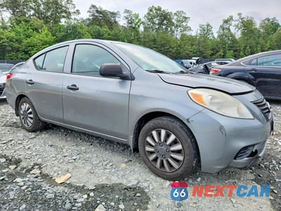 Czwarte zdjęcie samochodu z boku: 2014 NISSAN VERSA 1.6 S VIN:3N1CN7AP1EL807563 - miniatura