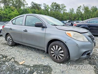 Czwarte zdjęcie samochodu z boku: 2014 NISSAN VERSA 1.6 S VIN:3N1CN7AP1EL807563 - miniatura