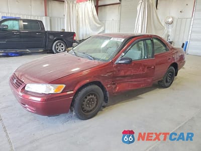 1999 TOYOTA CAMRY LE 4T1BG22K1XU595955 - główne zdjęcie licytacji z USA - miniatura