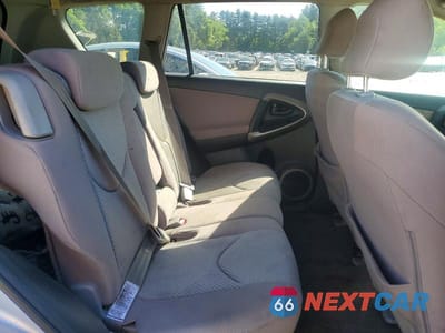 Zdjęcie 11 z 13 samochodu: 2006 TOYOTA RAV4 BASE VIN:JTMBD33VX66009400 - miniatura