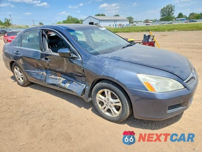 Czwarte zdjęcie samochodu z boku: 2006 HONDA ACCORD VIN:1HGCM56826A172739 - miniatura