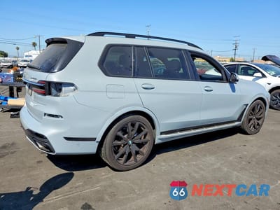 Trzecie zdjęcie samochodu z tyłu: 2023 BMW X7 XDRIVE40I VIN:5UX23EM03P9P92642 - miniatura